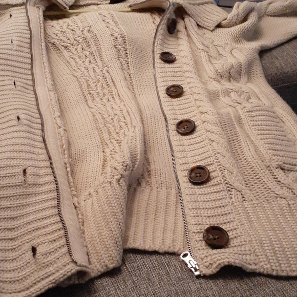 Chalet-style knit cardigan - Picture 3 of 11